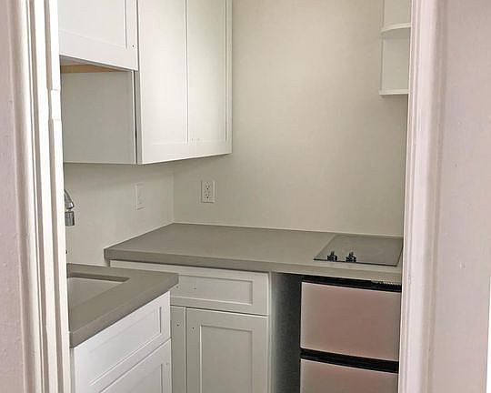5th image of 1231 1/2 N Sweetzer Ave #1
