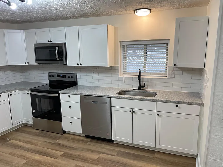 1855 Tanis Dr — Photo 4