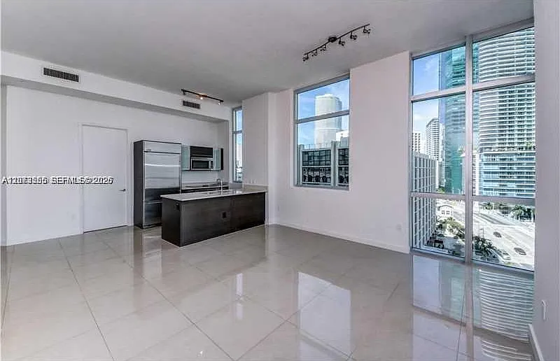 500 Brickell East Condo — Photo 2