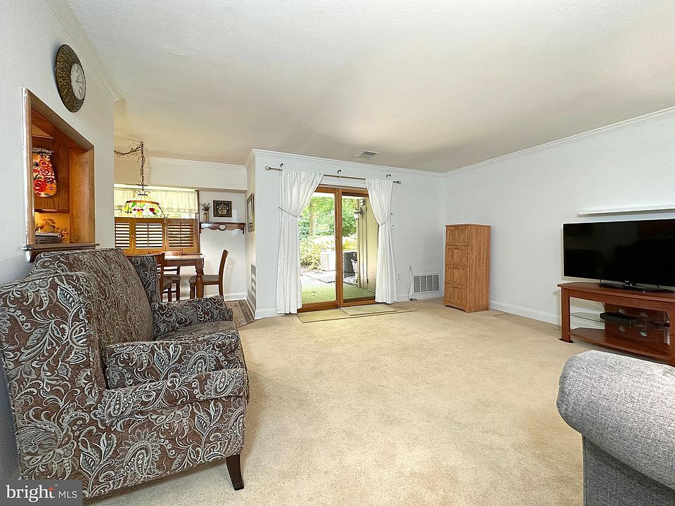 905 Meadowview Ln 905, Mont Clare, PA 19453 Zillow