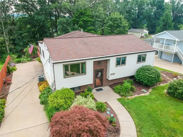 1019 Norton Dr, Mars, PA 16046