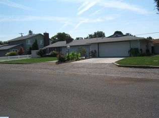 921 W 25th Ave, Kennewick, WA 99337