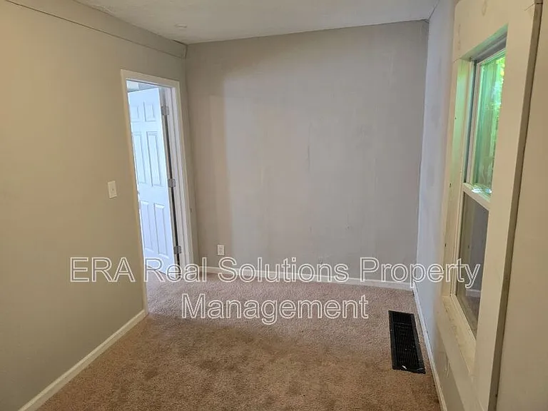 3607 Sackett Ave #3 — Photo 10