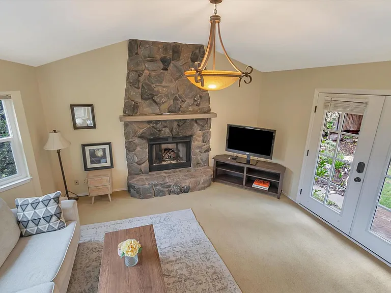 16101 Matilija Dr — Photo 10