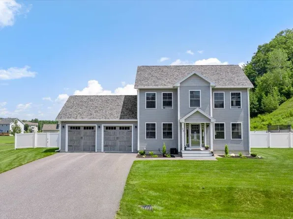 30 Champagne Lane, Lisbon, ME 04250