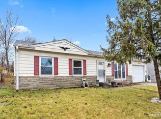 819 E Schaumburg Rd, Streamwood, IL 60107