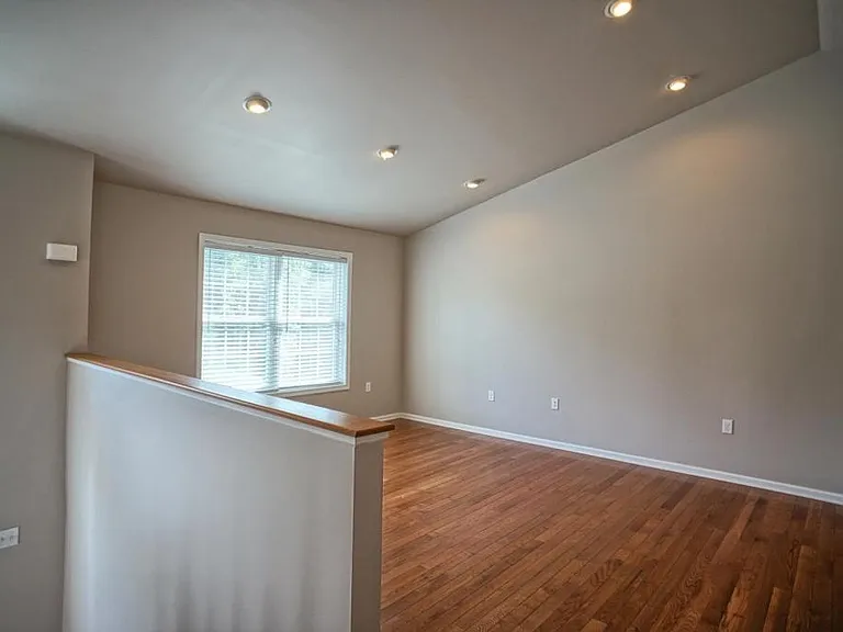 654 Cornhill Rd — Photo 5
