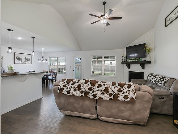 4th image of 4226 Rome Avenue