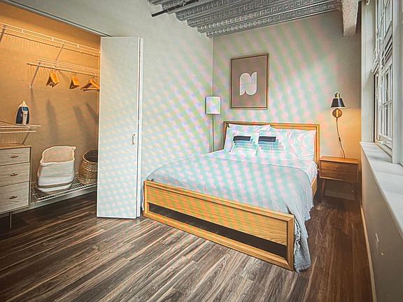 3rd image of 60 E Lake St #1008