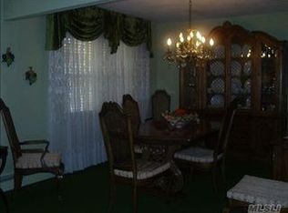 518 S 13th St, New Hyde Park, NY 11040