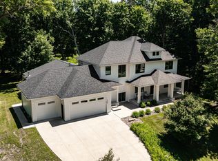 2482 Glenwood Ln SW, Rochester, MN 55902