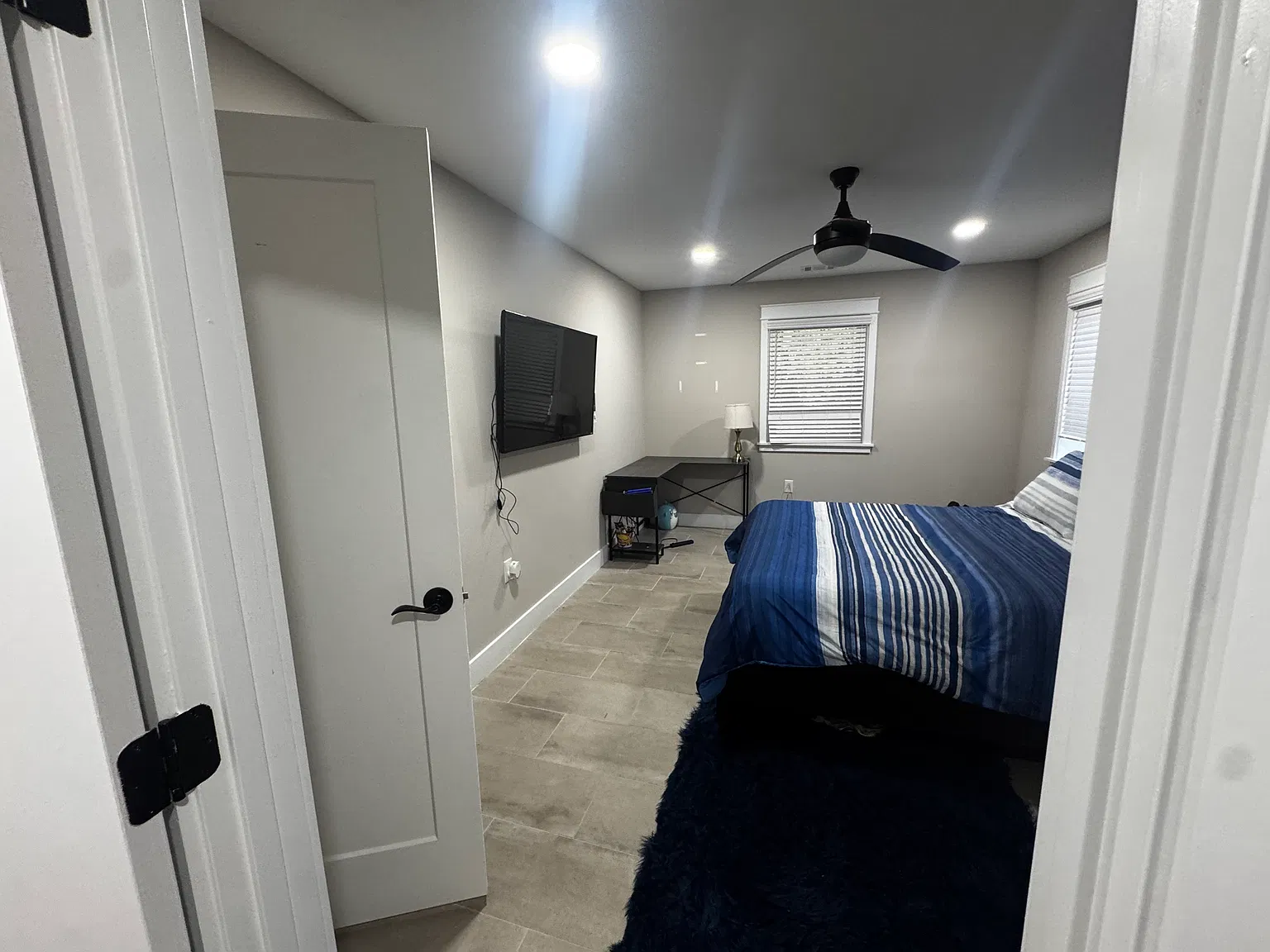 5 bed, 5500 sqft, $1,150 — Photo 1