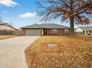 2006 S 11th St, Rogers, AR 72758