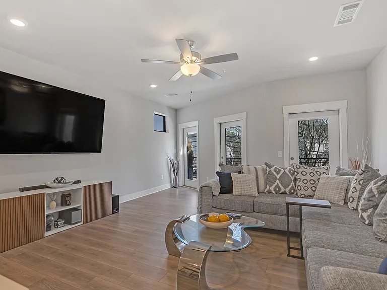 2030 Main St NW #204 — Photo 8