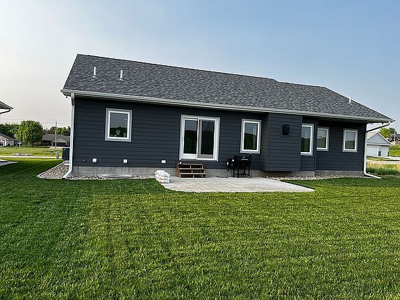 2nd image of 112 19th St SE