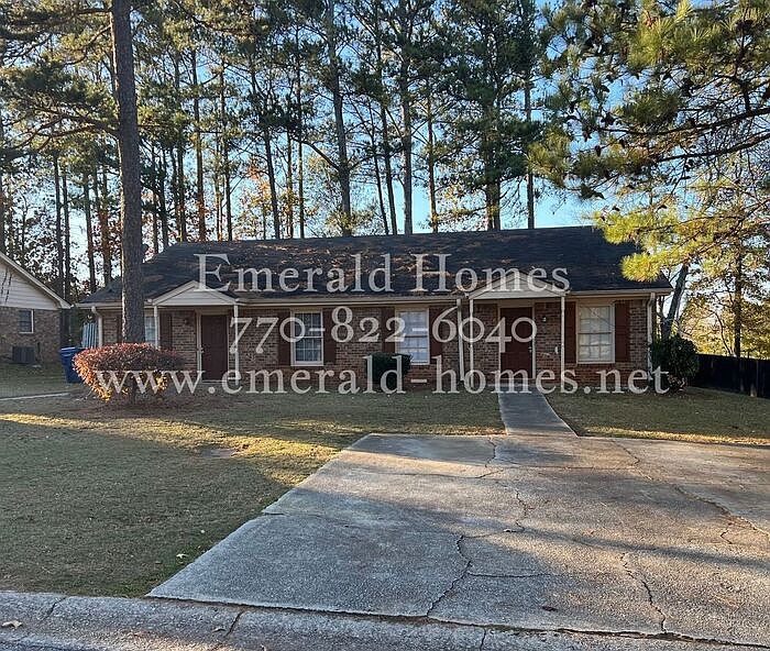 1st image of 501 Charleston Ln