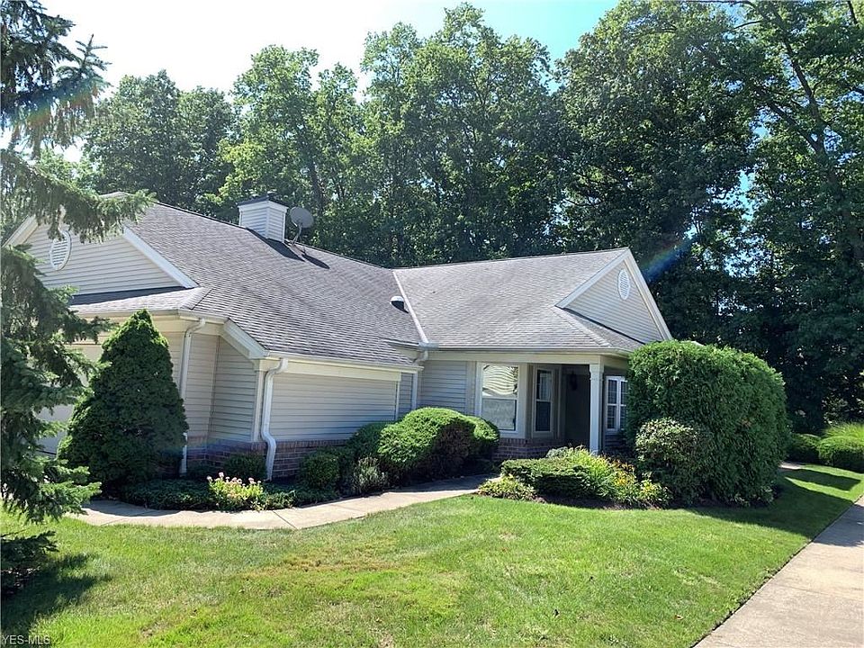 1st image of 72 Community Dr