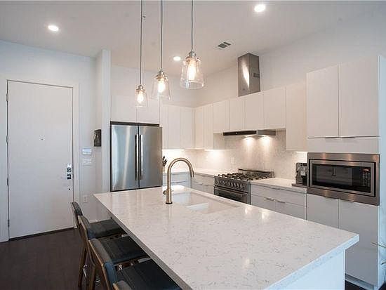 4th image of 207 W Johanna St #105