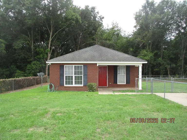 135 Twelve Oaks Ct — Photo 1