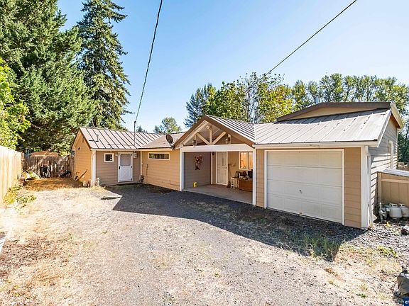 2nd image of 1054 N River Dr