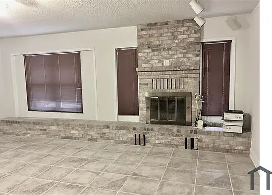 18667 FM 2015 — Photo 17