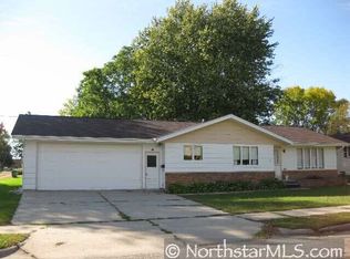 216 S Pine St, Waconia, MN 55387