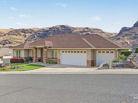 4th image of 33 Riverpoint Dr