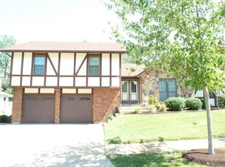 5412 Hollow Oak Ct, Saint Louis, MO 63129