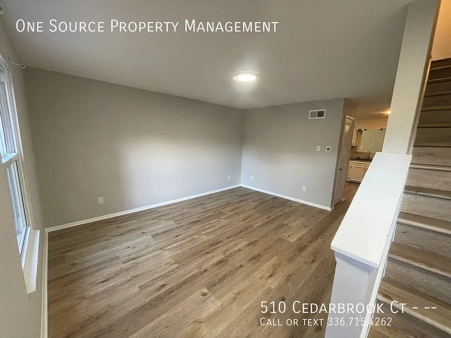 2 bed, 1.5 bath, 1230 sqft, $1,250 — Photo 2