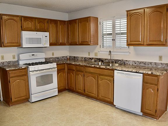2nd image of 13805 Cambourne Dr