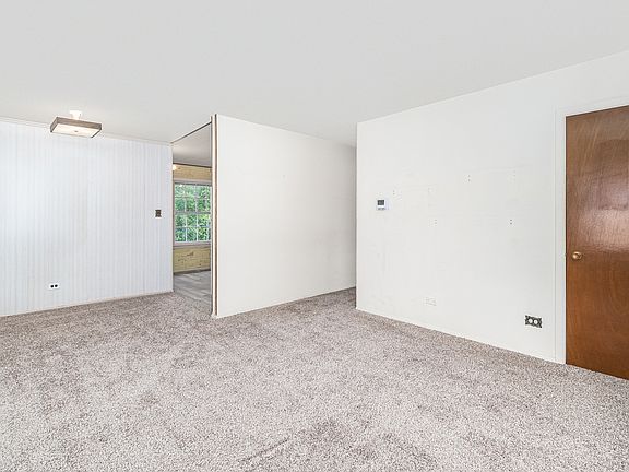 3rd image of 1741 Poplar Ave