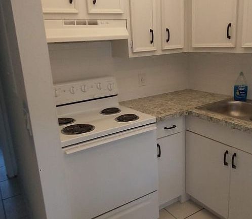 4th image of 1151 NE 17th Ct APT 18