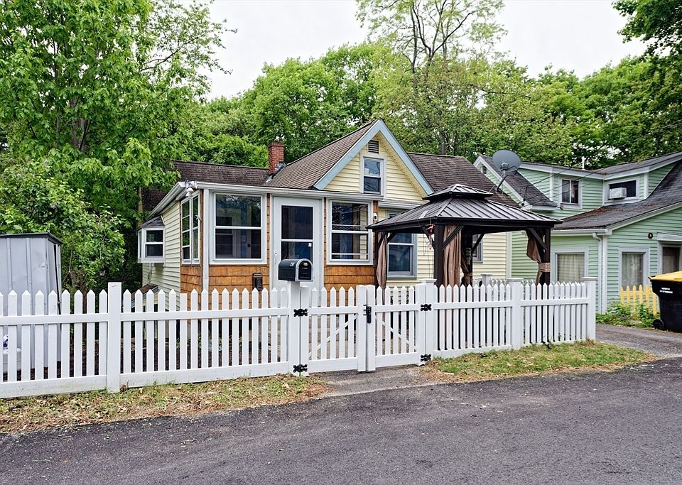 1st image of 330 Mount Wayte Ave