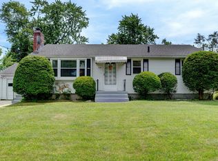 54 Ledyard Ave, Bloomfield, CT 06002