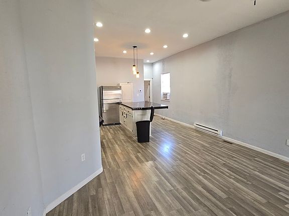 3rd image of 28 Jefferson Ave