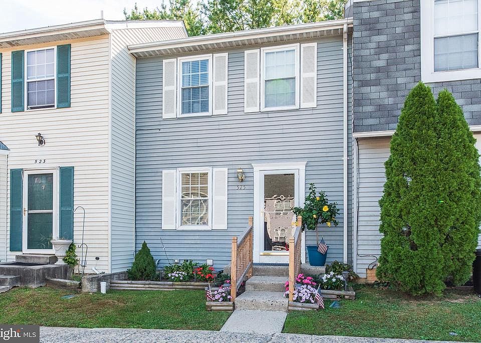 1st image of 525 Park Manor Cir Unit 20
