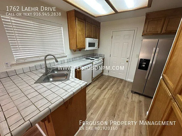 Three Bedroom Lincoln Home with New Paint and Flooring — Photo 2