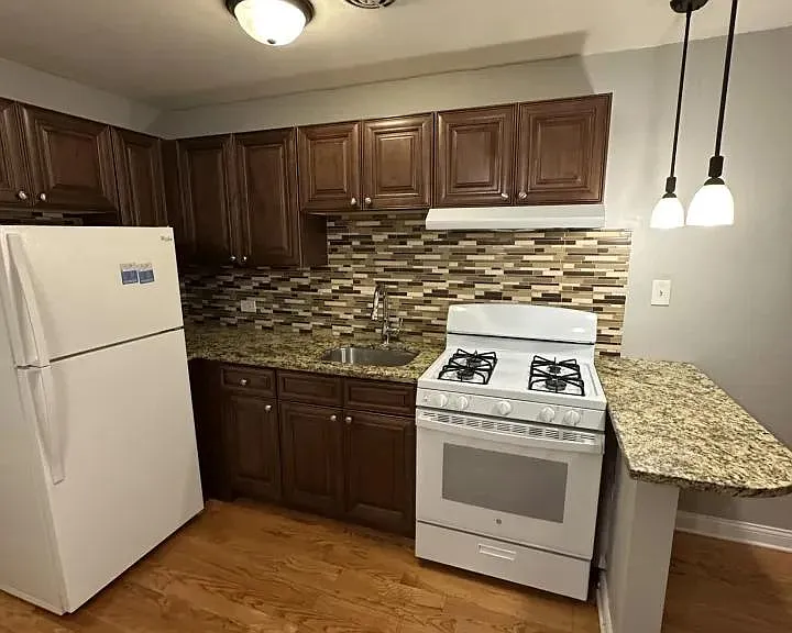 8500 N Waukegan Rd #7 — Photo 1