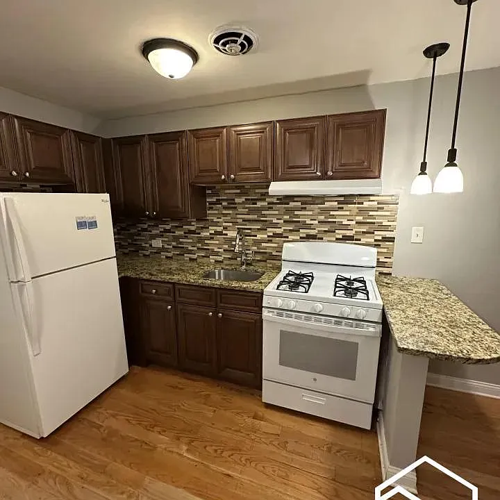 8500 N Waukegan Rd #7