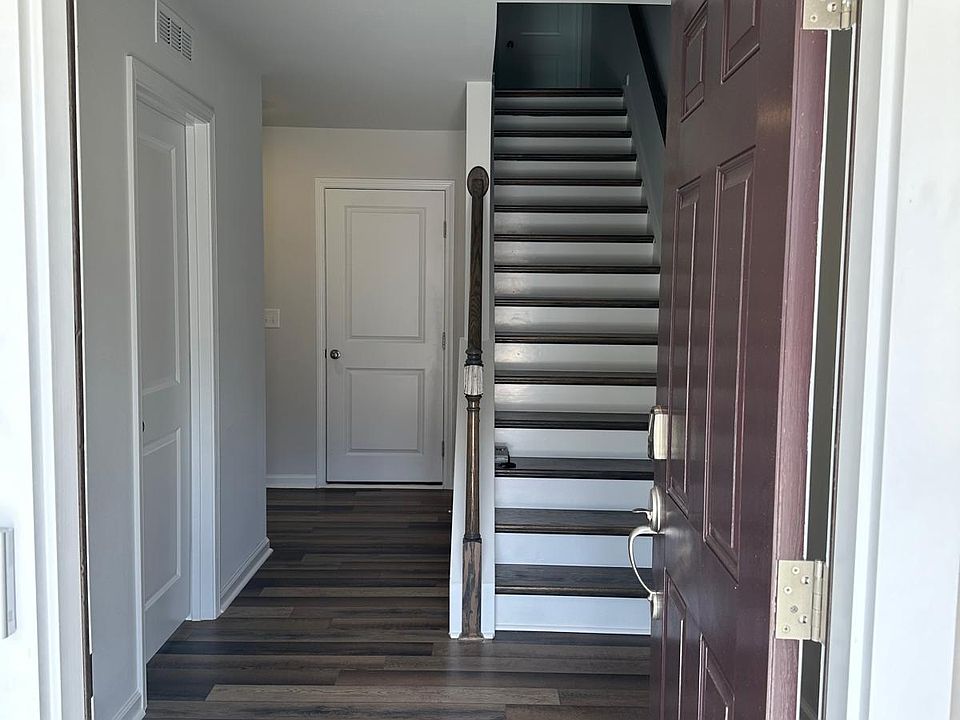 First floor entrance wat