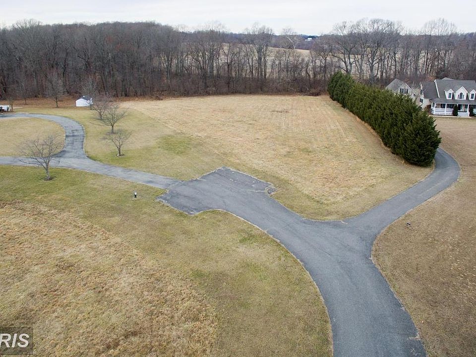 2nd image of 12 Thorton Spring Ln