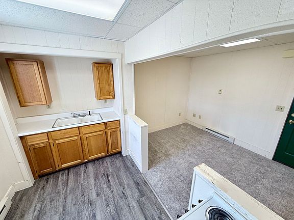 3rd image of 623 Jefferson Ave #3
