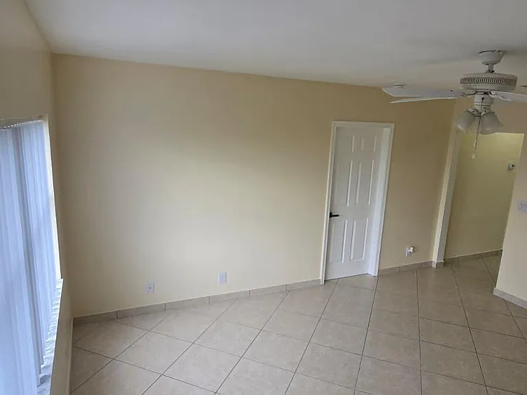 105 S Riverside Dr #402 — Photo 18