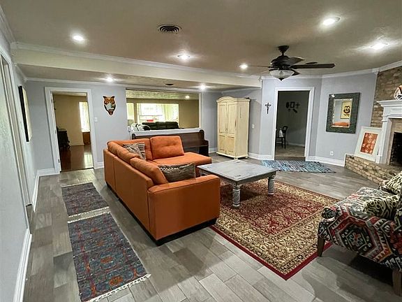 4th image of 5935 Oleander Dr