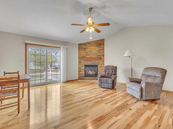 3rd image of 1031 Covington DRIVE
