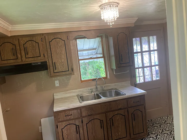609 Independence Dr — Photo 10