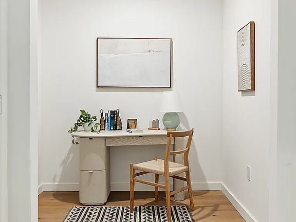 5th image of 171 Calyer St APT 2B