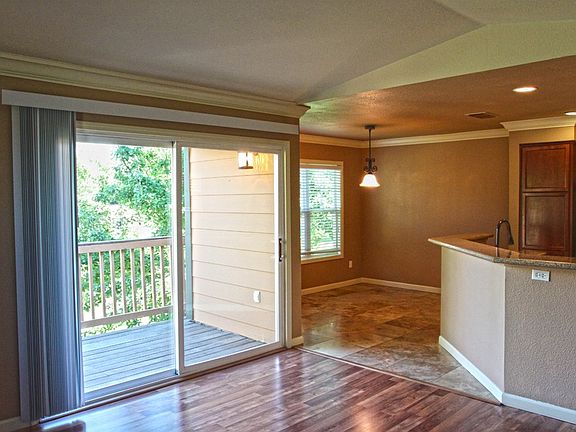 4th image of 1402 Hazelnut Cir