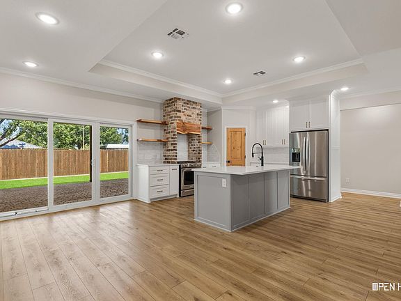 5th image of 304 Mariners Way