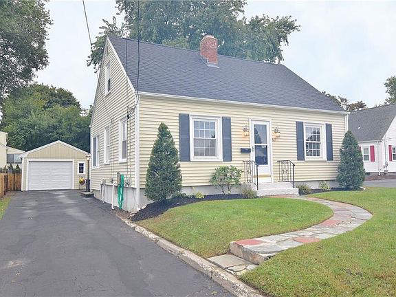 2nd image of 663 Warren Ave